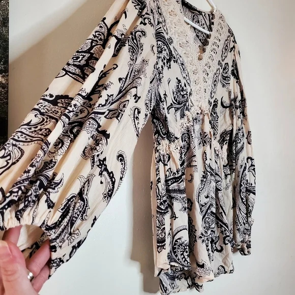 Blue Rain BoHo Paisley Print Flowy Top size medium - Picture 2 of 12